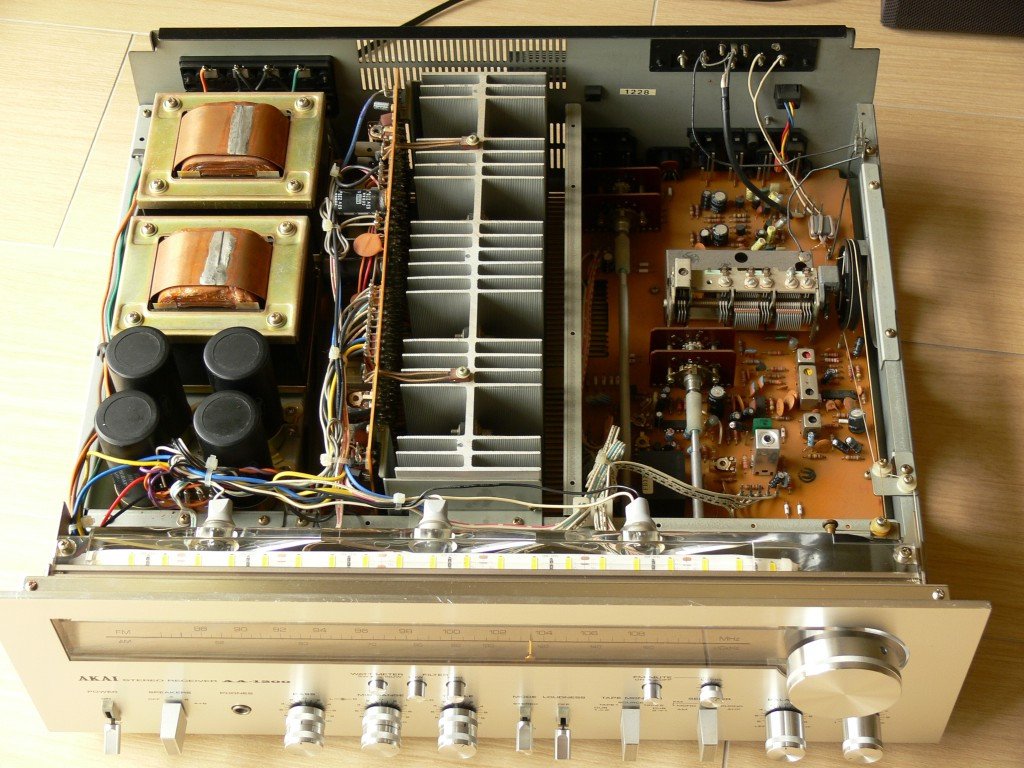 AKAI AA 1200 Monster Receiver NR 3